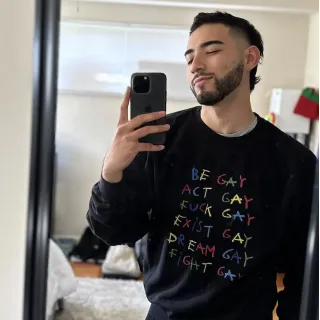 SWEATSHIRT BE GAY