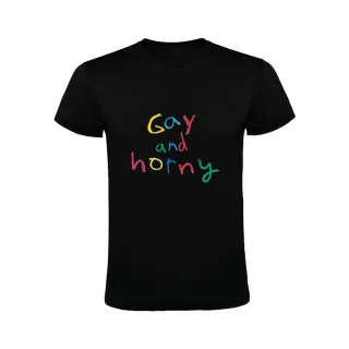 GAY AND HORNY CAMISETA