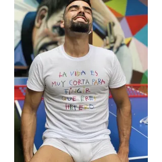 LA VIDA ES MUY CORTA - HETERO- CAMISETA